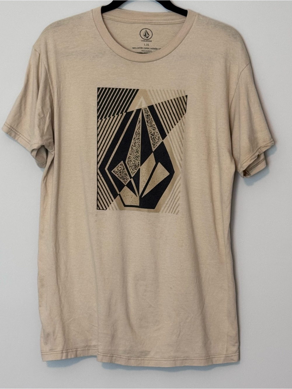 Volcom Geometric Graphic T-Shirt – Large – Beige/Tan